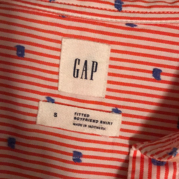 GAP Women's Fitted Boyfriend Button Up Shirt - Picture 9 of 11